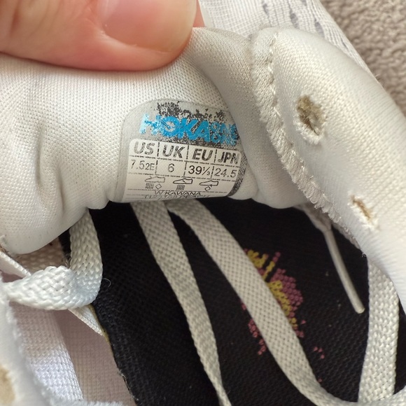 Hoka Kawana - Picture 5 of 6